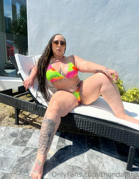 巨乳オナニーオンリーファンズ 無料ポルノ 写真