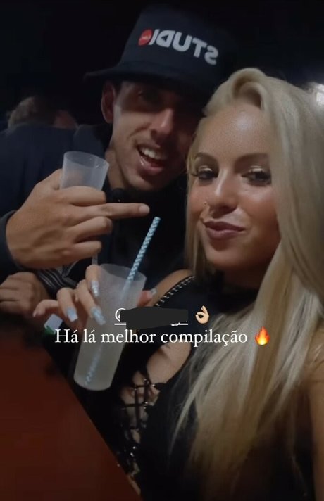 Adrii Rosado エロティックなスター 写真