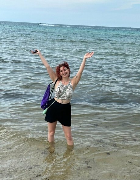 ミラーセルフィーオンリーファンズ xxx 画像