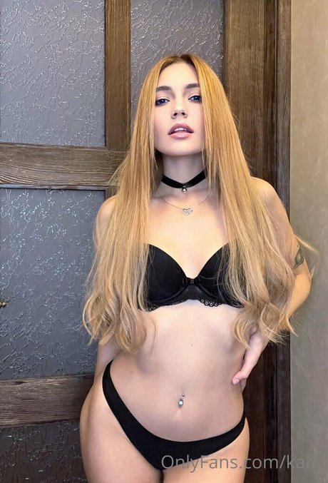 曲線美の赤毛オンリーファンズ ヌード ギャラリー