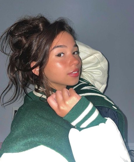 巨大なおっぱいオンリーファンズ 可愛い 写真