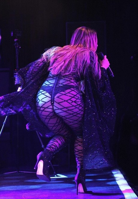 セクシーな妻オンリーファンズ ポルノグラフィック 写真