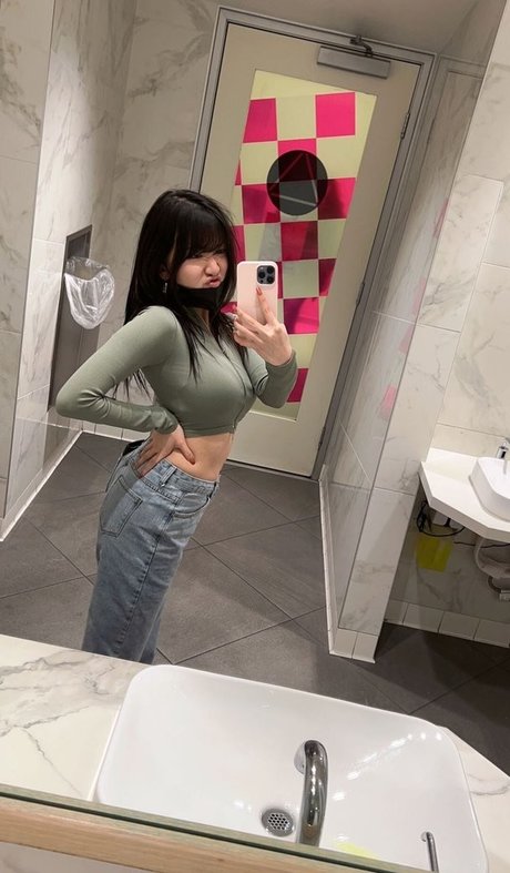 大学のアジア人オンリーファンズ 可愛い 写真