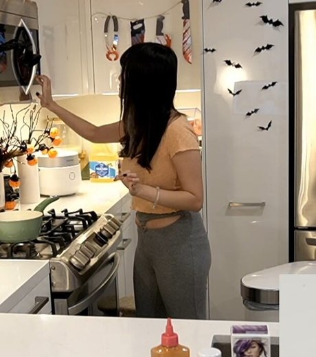 オイルを塗った巨乳オンリーファンズ パーフェクト 写真