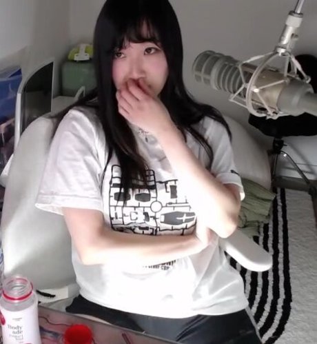 巨乳で痩せているオンリーファンズ 限定 画像