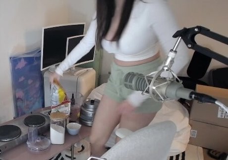 レズビアン誘惑オンリーファンズ 美しい裸 画像