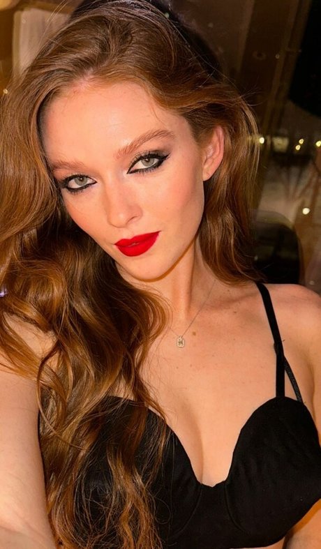 Larsen Thompson 高品質スター 画像