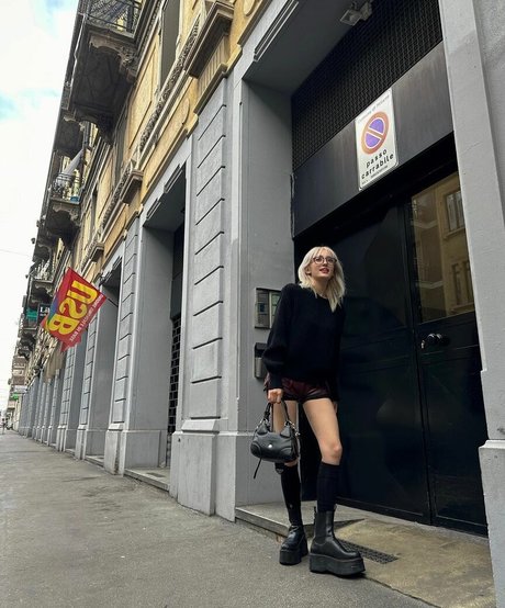 Jeon Somi XXXモデル 写真