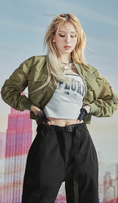 Jeon Somi ヌードモデル 写真