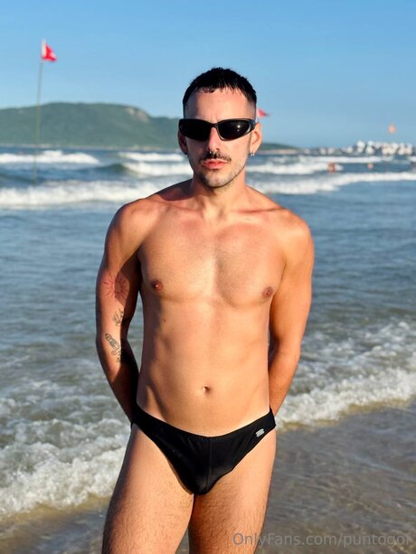 巨乳ストリップオンリーファンズ 無料エロ 写真