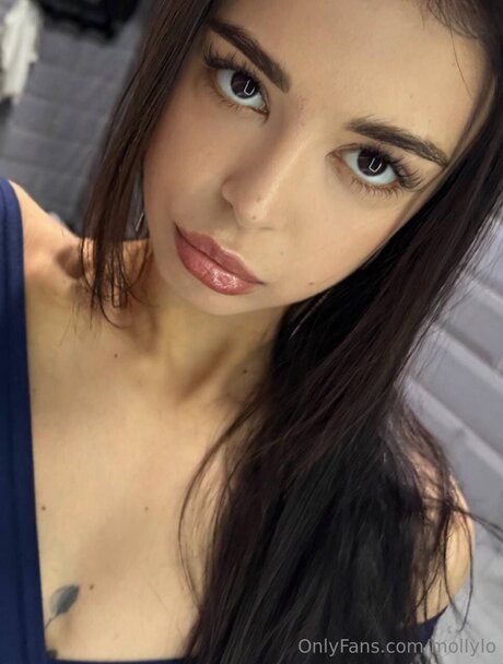 Mollylo ポルノ女優 画像