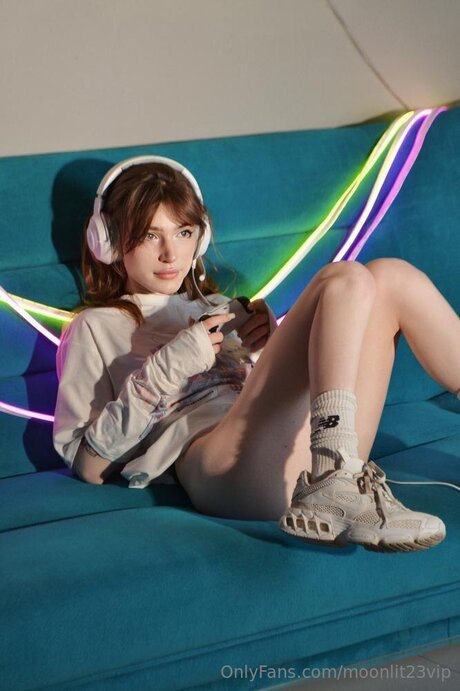 Moonlit23vip エロティック女優 ギャラリー