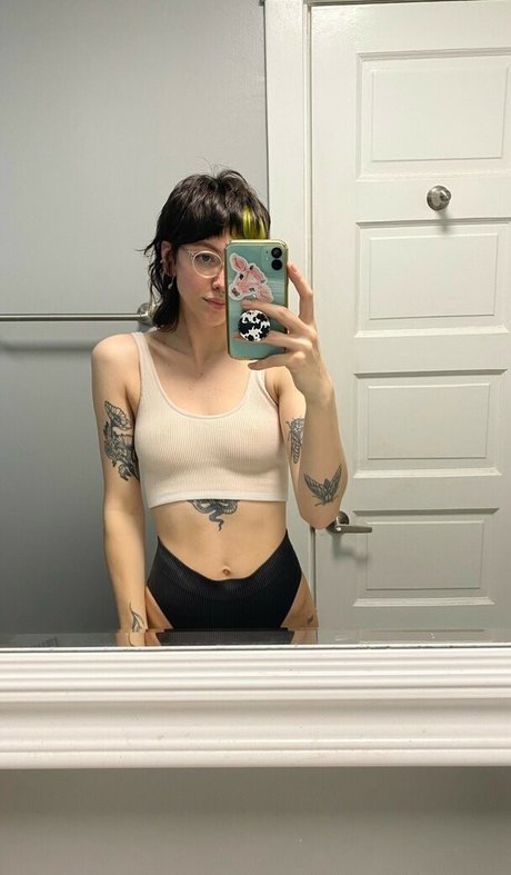 Pleasequietdown アートスター 写真