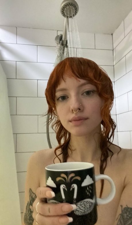 Pleasequietdown ポルノスター ヌード ギャラリー