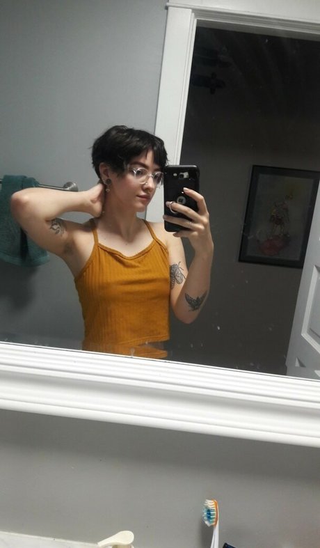 Pleasequietdown ヌードのポルノスター 写真