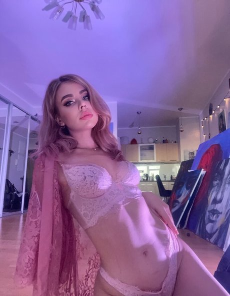 レズビアン乱交オンリーファンズ ホットポルノ 画像