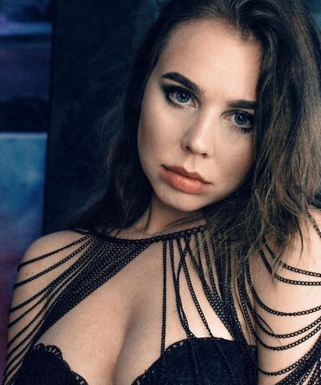 コスプレオナニーオンリーファンズ 無料ポルノ 画像