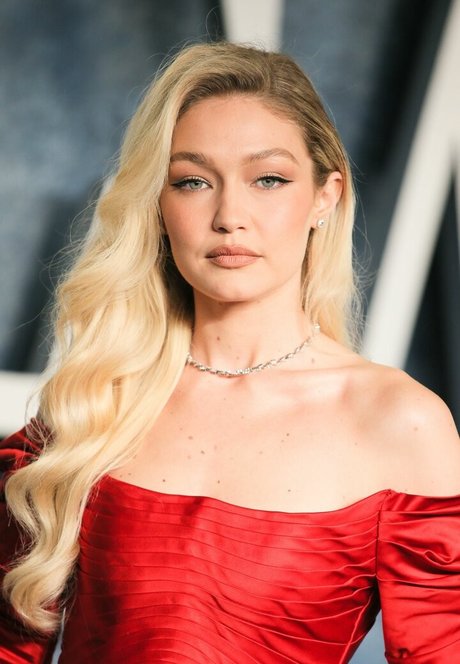 日本の熟女オンリーファンズ ポルノ ギャラリー