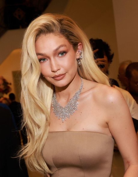 Gigi Hadid ホット女優 写真