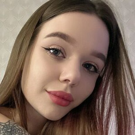 ニューハーフの乗馬オンリーファンズ セクシーヌード 画像