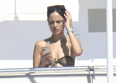 ヘンタイオンリーファンズ ホットポルノ 画像