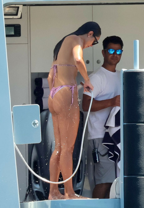 ぽっちゃりブルネットオンリーファンズ 無料裸 写真