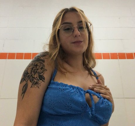 巨乳カップルオンリーファンズ アートxxx 画像