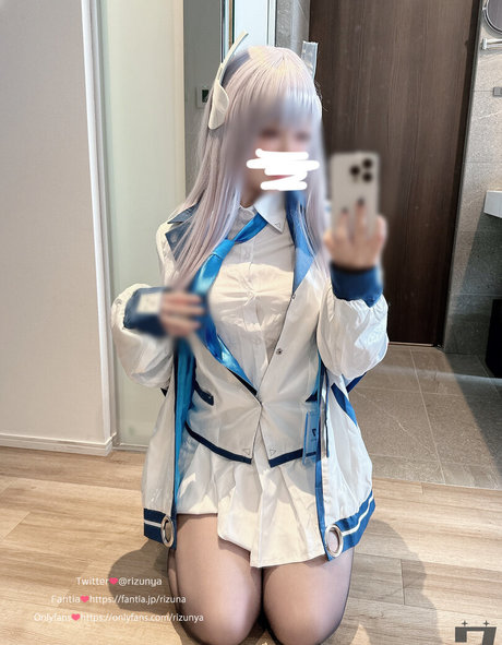 黒檀の指入れオンリーファンズ セクシーヌード 写真