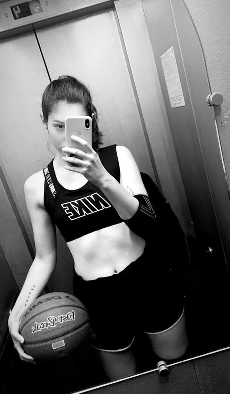 Aloona Larionova プロフィール写真