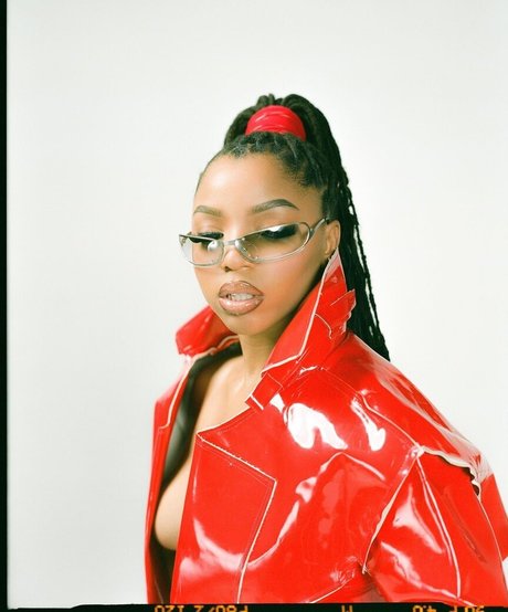 日本の熟女オンリーファンズ セクシー裸 写真