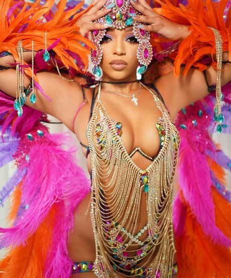 大きなお尻の黒人オンリーファンズ 無料アダルト 写真