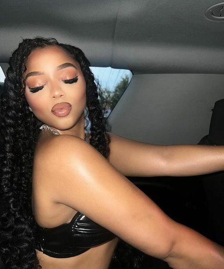 熟女の足オンリーファンズ 無料セックス 画像