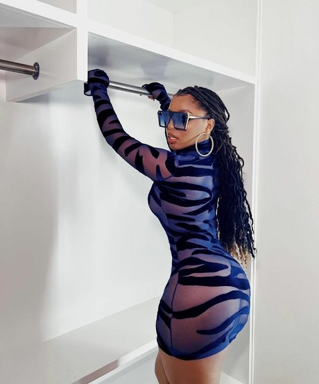 足 熟女 オンリーファンズ ベスト 写真