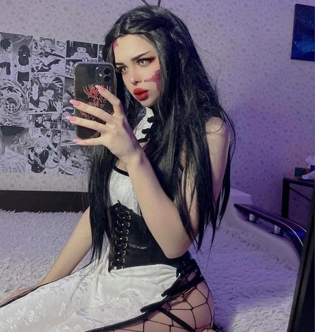 Lyraleiq アダルトスター 写真