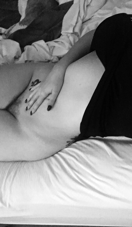 教室オンリーファン ポルノグラフィック 画像