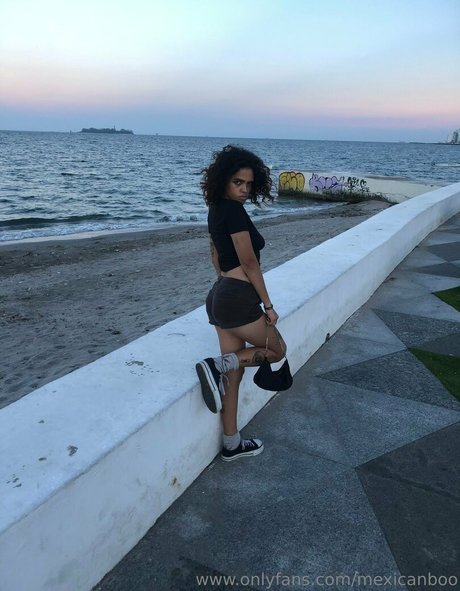 mexicanboo 裸のモデル 写真