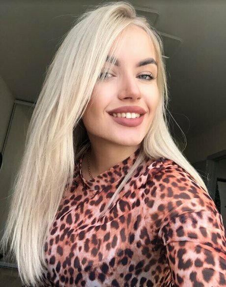 sinful monro vip エロティックなモデル 画像