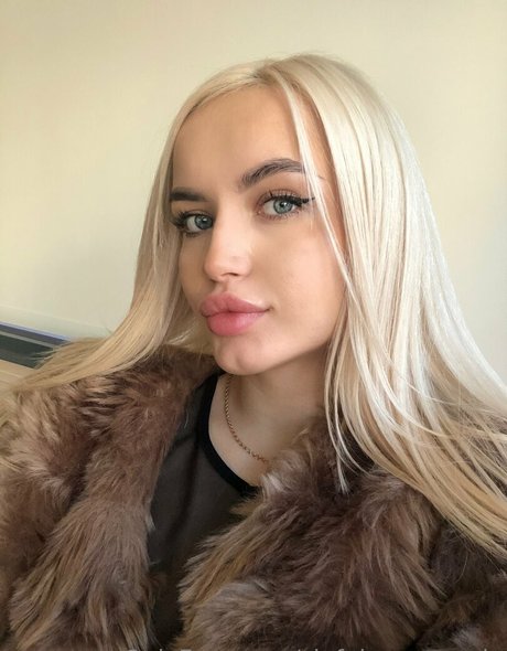 パイズリ オンリーファンズ アート裸 ギャラリー