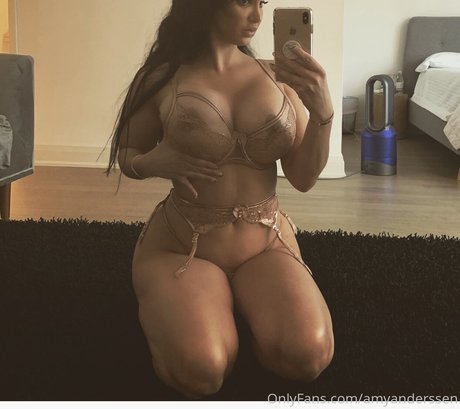 筋肉トランスオンリーファンズ セクシーヌード ギャラリー