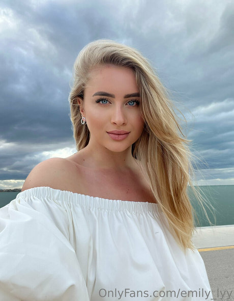 金髪のセックステープオンリーファンズ 美しいポルノ 写真