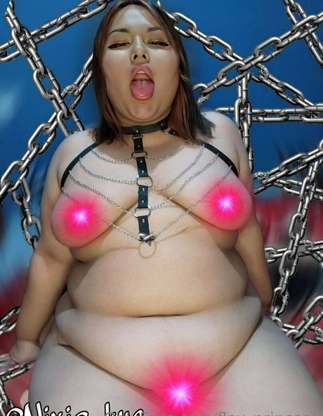 小さなおっぱいオンリーファンズ 無料 写真