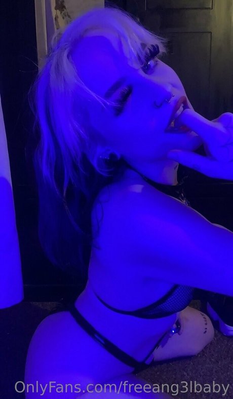 フィットネスプッシーオンリーファンズ アート裸 写真