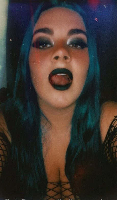 bella monstera 素敵なモデル ギャラリー