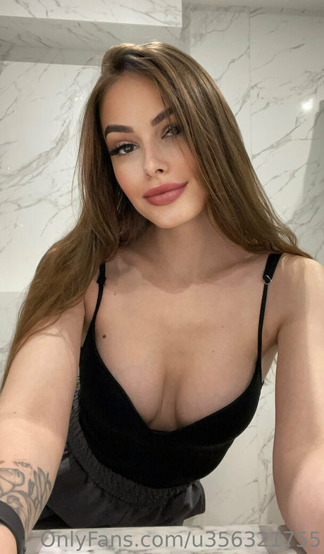 BBWオンリーファン ポルノ 画像