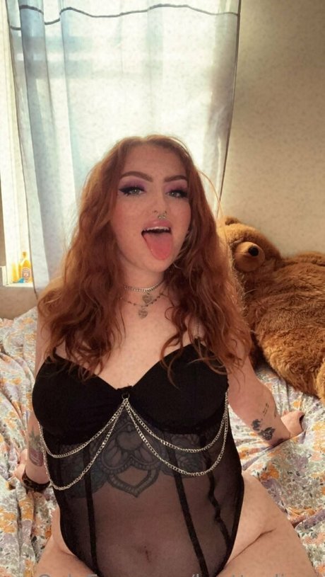 brattyelinor 独占女優 写真