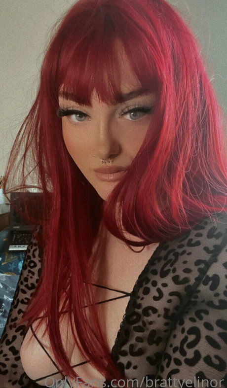 ぽっちゃりブロンドのオンリーファンズ ポルノ ギャラリー