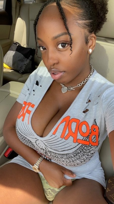 ぽっちゃりカップルオンリーファンズ ホットセックス 画像