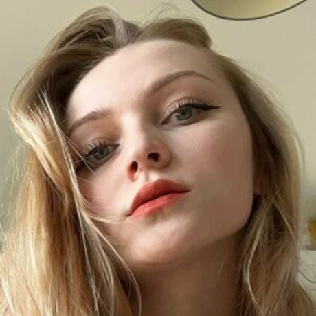 ニューハーフの乗馬オンリーファンズ パーフェクト 写真