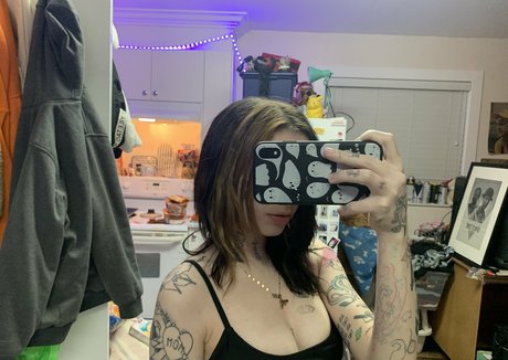 熟女オーガズムオンリーファンズ アートxxx 画像