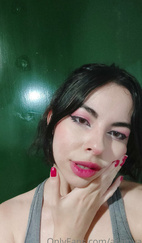 濃厚なヌードオンリーファンズ ホットポルノ 画像